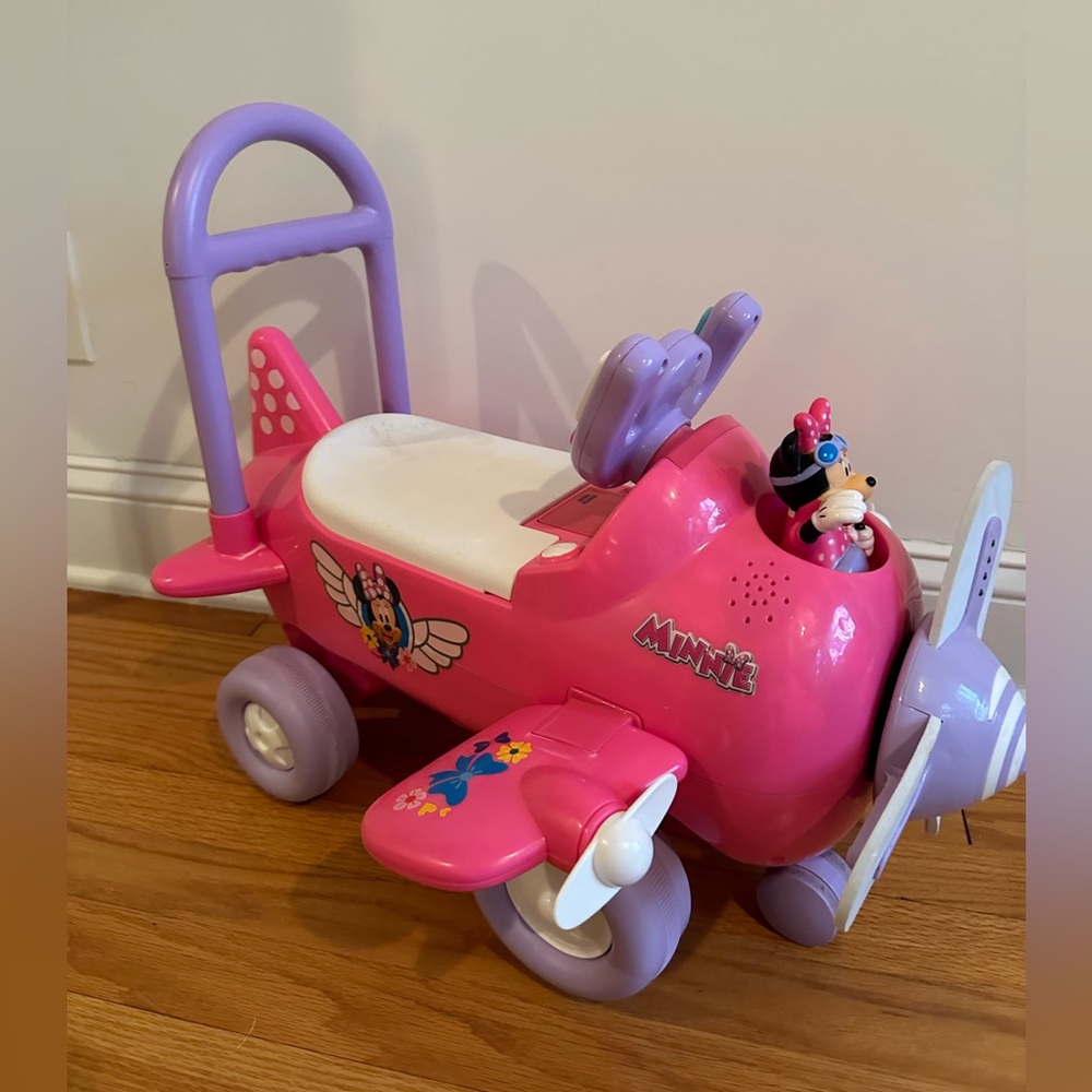 Deluxe Minnie Mouse Plane Activity Ride-On Toy Car with Lights and Sounds